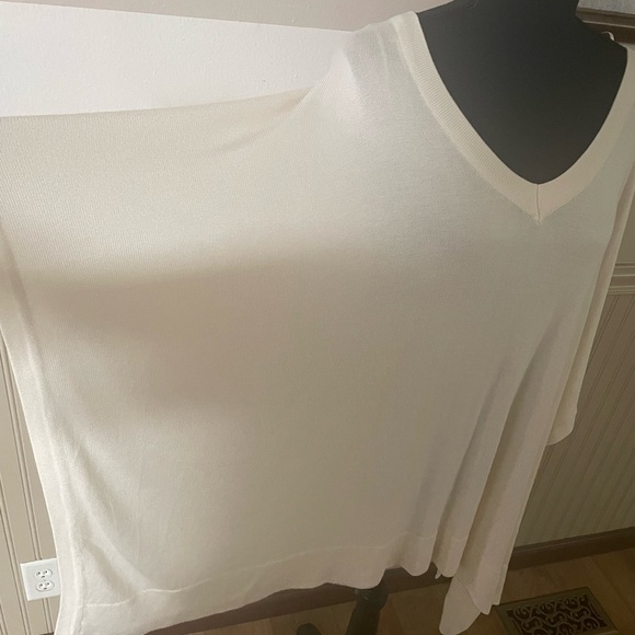 Ann Taylor Cream Knit Poncho - Picture 2 of 11